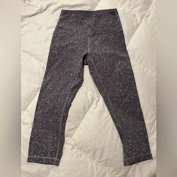 lululemon athletica Pants - Lululemon Gray Patterned capri Leggings